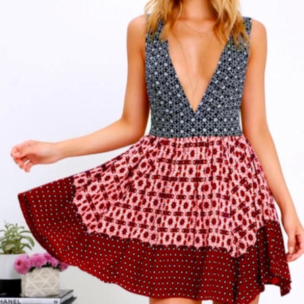 Lulus Dress Womens Medium Blue Red Mixed Print Plunge Neck Sleeveless Boho